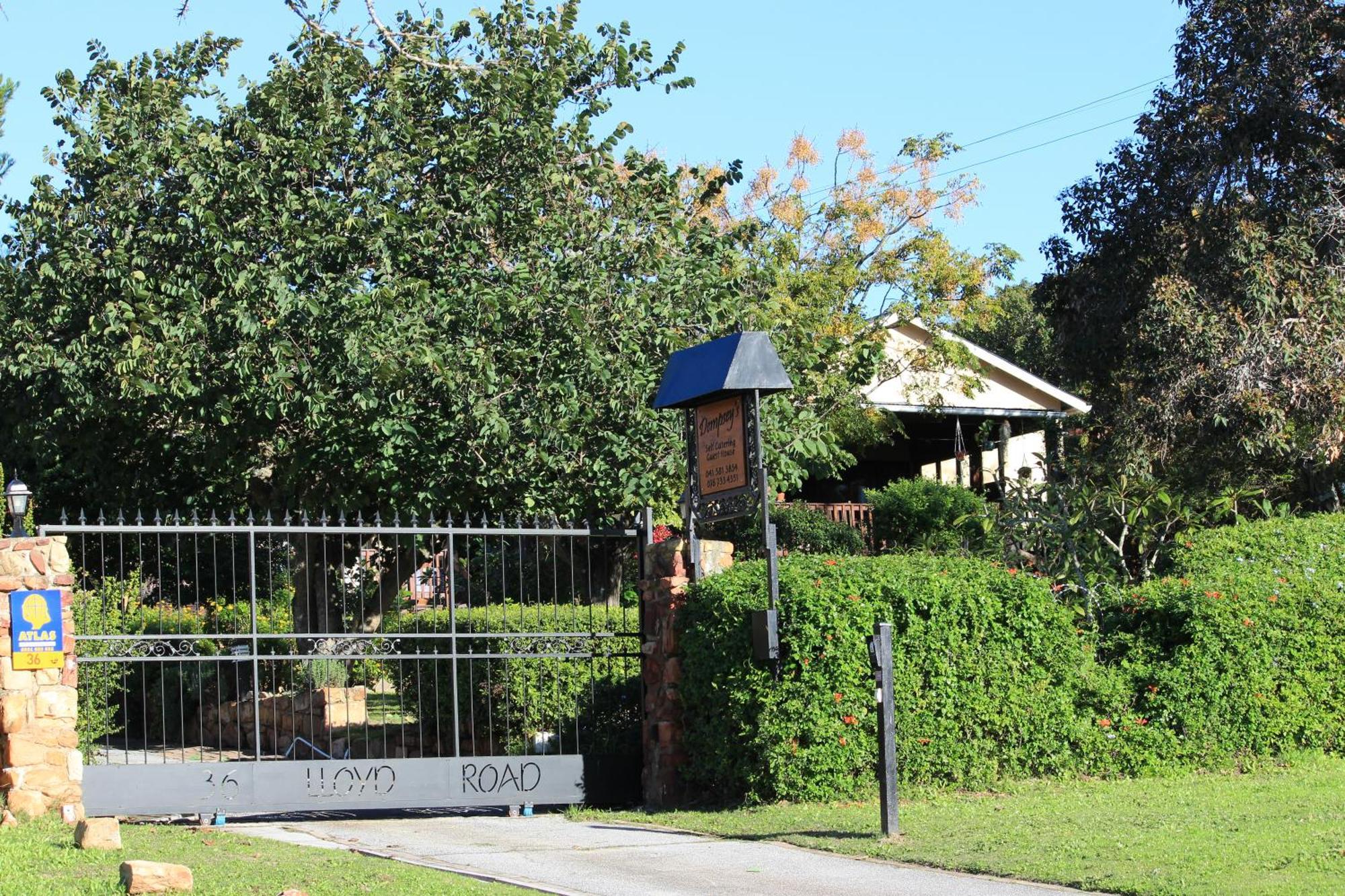 Dempsey'S Self-Catering Guest House Port Elizabeth Exterior photo