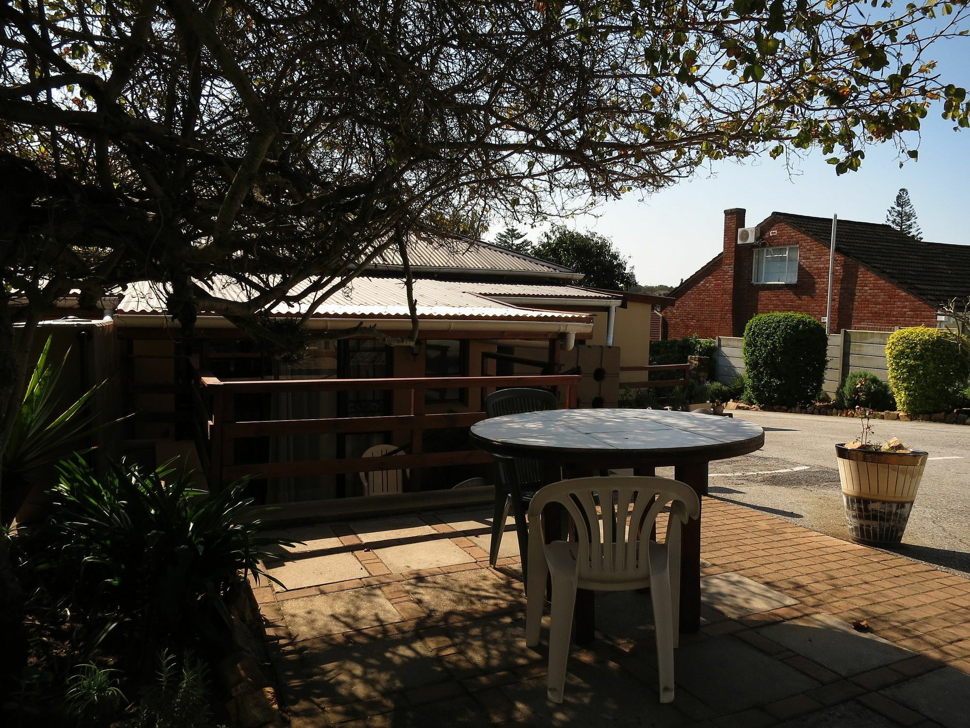 Dempsey'S Self-Catering Guest House Port Elizabeth Exterior photo